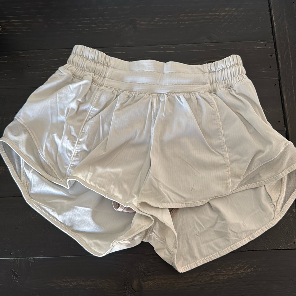 Lululemon white hotty hot size 2